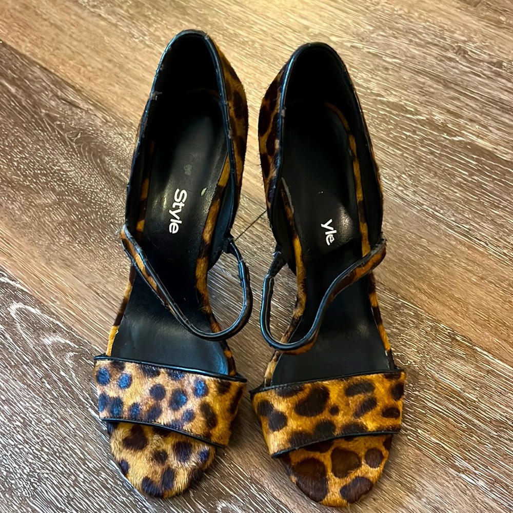 Nine West Leopard Heels, Size 6.5 (US)